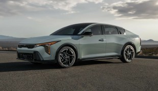 Kia K4 вошел в список победителей в очередном конкурсе, а матерная компания Hyundai создает частную облачную платформу HCloud