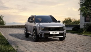 Kia Seltos 2027: стали известны базовые комплектации гибридного кроссовера